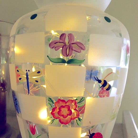 Lenox Nature’s Splendor Hand Painted Glass Vase - Picture 2 of 12